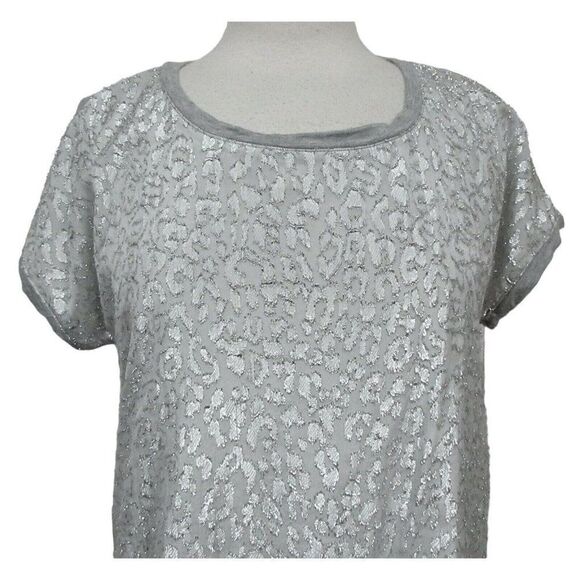 Chico's Metallic Front Hi-Low Pullover Short Sleeve Top Sz 1 S-M Gray Silver - Picture 2 of 7